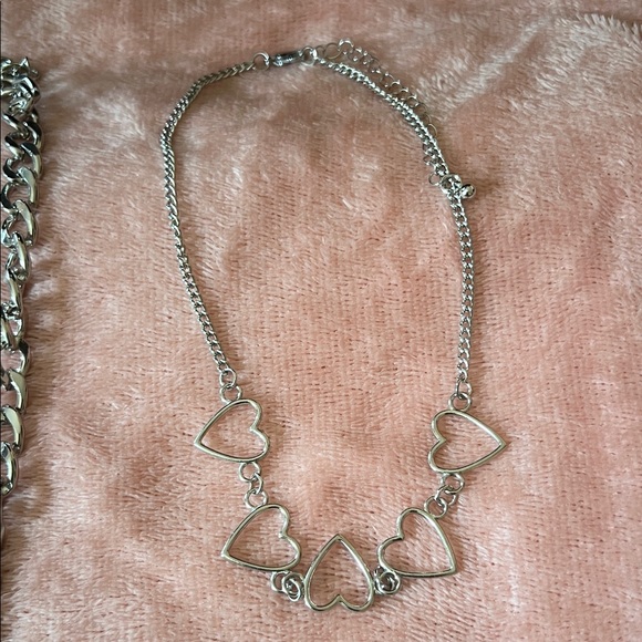 Elegant Silver Necklace Set - Picture 4 of 4